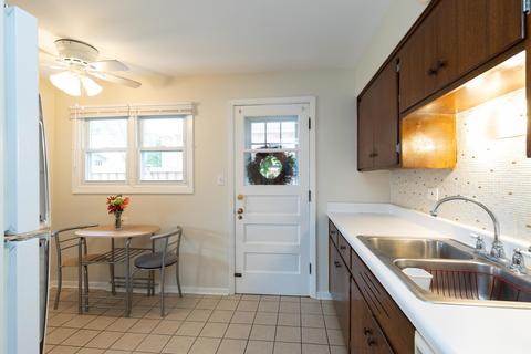 9047 Bartlett Ave, Brookfield, IL 60513 photo 8
