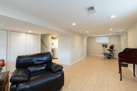 9047 Bartlett Ave, Brookfield, IL 60513 photo 16