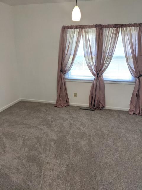973 Monroe Dr, Freeport, IL 61032 photo 9