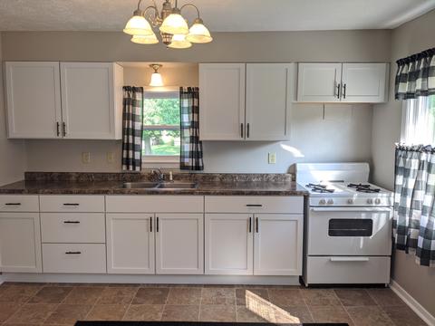 973 Monroe Dr, Freeport, IL 61032 photo 6