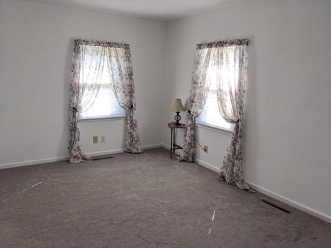 973 Monroe Dr, Freeport, IL 61032 photo 8