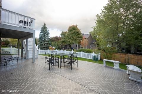 5300 Elliott Dr, Hoffman Estates, IL 60192 photo 4