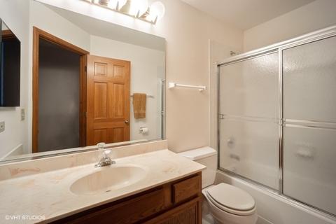 5300 Elliott Dr, Hoffman Estates, IL 60192 photo 17