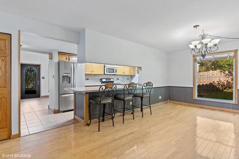 1735 Dana, Algonquin, IL 60102 photo 6