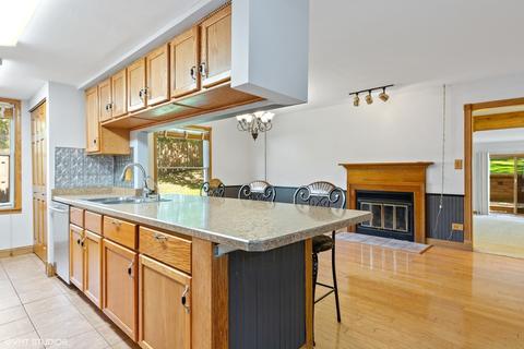 1735 Dana, Algonquin, IL 60102 photo 3