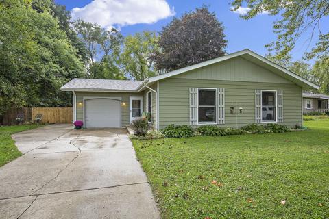 2604 Killarney Dr, Cary, IL 60013 photo 2