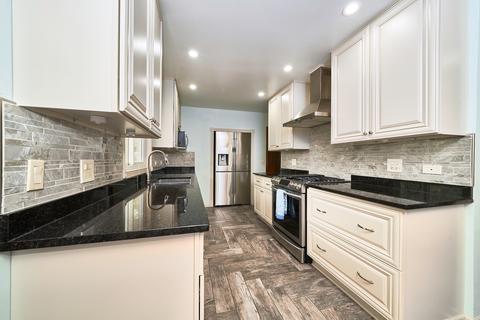 1211 Sunset Dr, Holiday Hills, IL 60051 photo 7