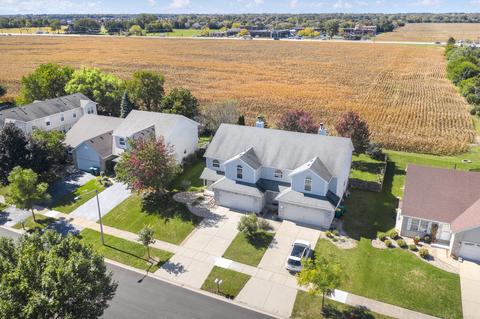 16048 Fairfield Dr, Plainfield, IL 60586 photo 2