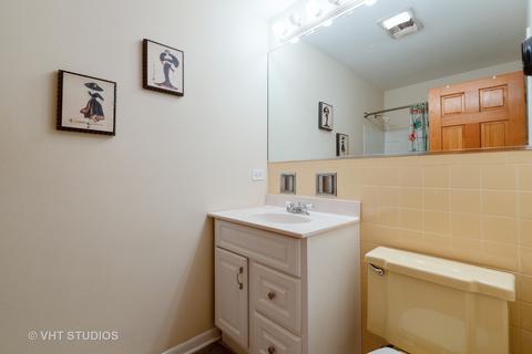8826 Dee Rd, Des Plaines, IL 60016 photo 10