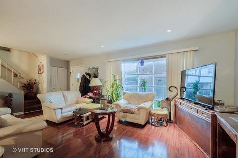 8826 Dee Rd, Des Plaines, IL 60016 photo 4