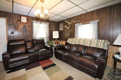 1107 E Washington St, Clinton, IL 61727 photo 2