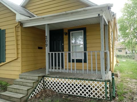 209 E Washington St, Champaign, IL 61820 photo 2