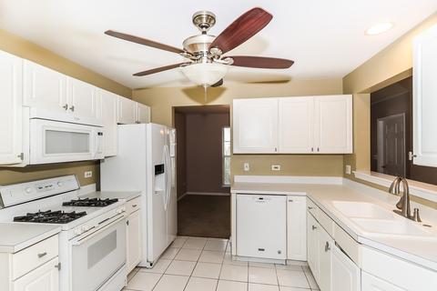 2071 Peach Tree Ln, Algonquin, IL 60102 photo 10