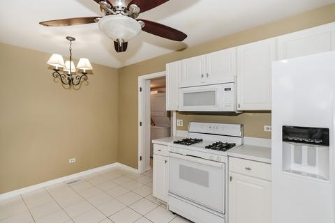 2071 Peach Tree Ln, Algonquin, IL 60102 photo 13