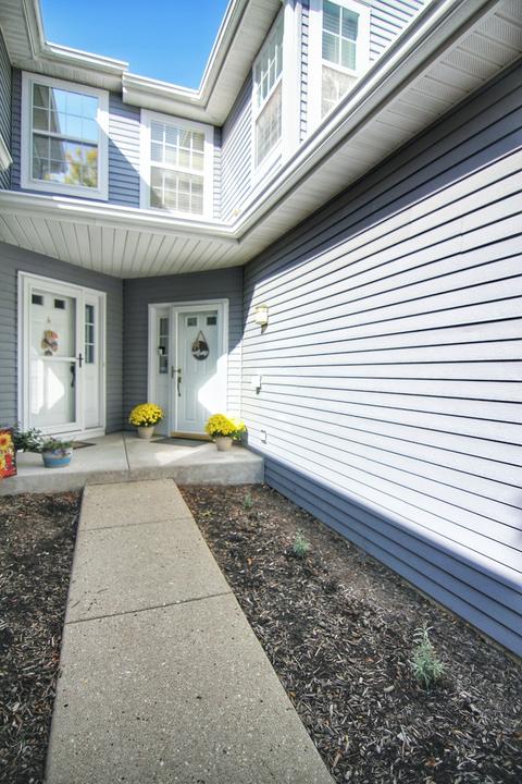 1398 Grandview Ct, Algonquin, IL 60102 photo 2