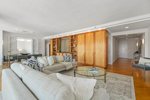 100 E Huron St #2504, Chicago, IL 60611 photo 9