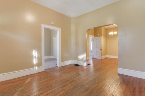 918 W Division St, Normal, IL 61761 photo 4