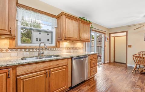 1920 Powder Riv, Elgin, IL 60123 photo 9