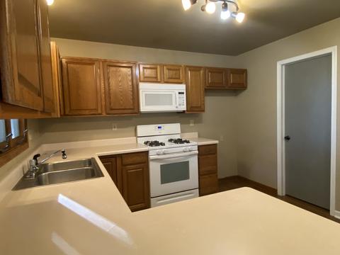 350 E Grove St, Capron, IL 61012 photo 9