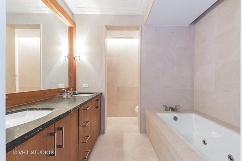 159 E Walton Pl #16B, Chicago, IL 60611 photo 12