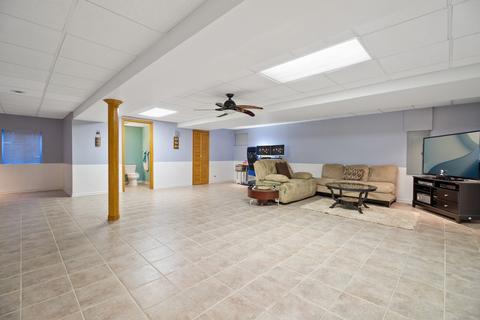 18 E Walnut St, Roselle, IL 60172 photo 18