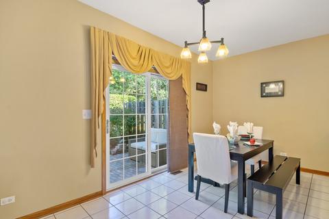 18 E Walnut St, Roselle, IL 60172 photo 8