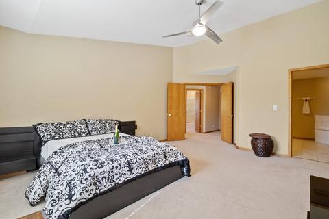 18 E Walnut St, Roselle, IL 60172 photo 11