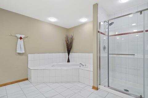 18 E Walnut St, Roselle, IL 60172 photo 13