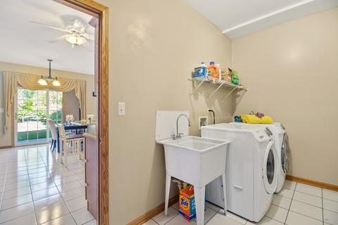 18 E Walnut St, Roselle, IL 60172 photo 17
