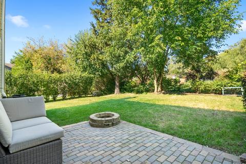 18 E Walnut St, Roselle, IL 60172 photo 19