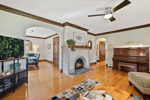240 E Vallette St, Elmhurst, IL 60126 photo 8