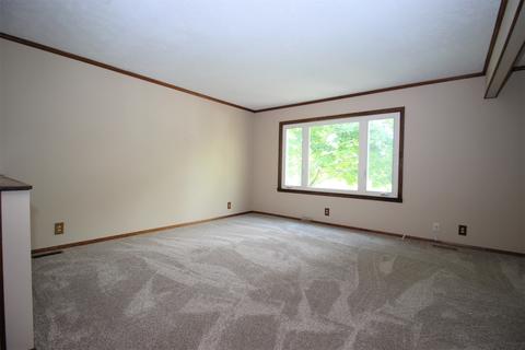 1303 Chadwick Dr, Normal, IL 61761 photo 4