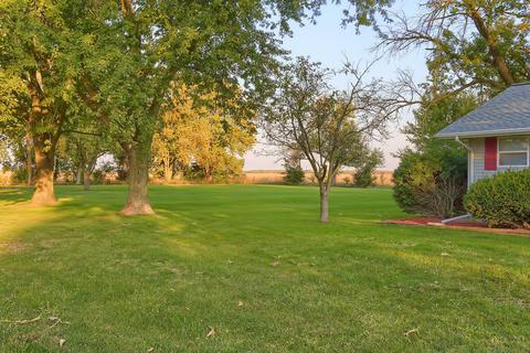 208 3rd St, Dewey, IL 61840 photo 4