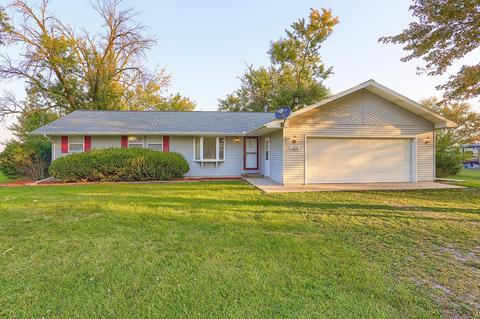 208 3rd St, Dewey, IL 61840 photo 1