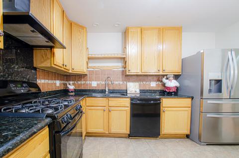 702 Circle Dr, Roselle, IL 60172 photo 3