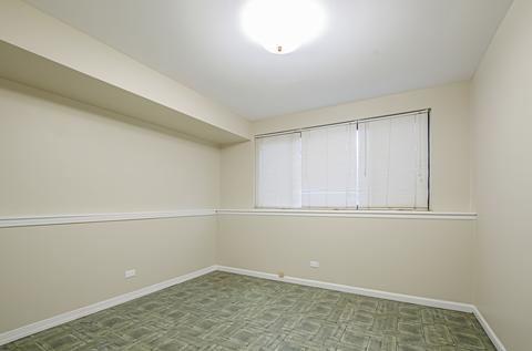 702 Circle Dr, Roselle, IL 60172 photo 9