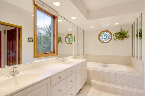 4 Orchard Ln, Golf, IL 60029 photo 17