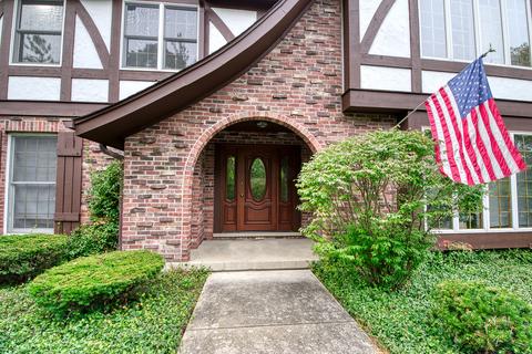 4 Orchard Ln, Golf, IL 60029 photo 2