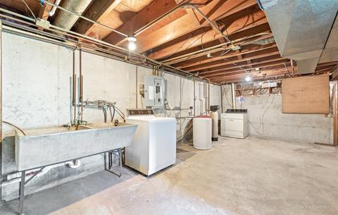 37 W166 Almora Ter, Elgin, IL 60124 photo 24
