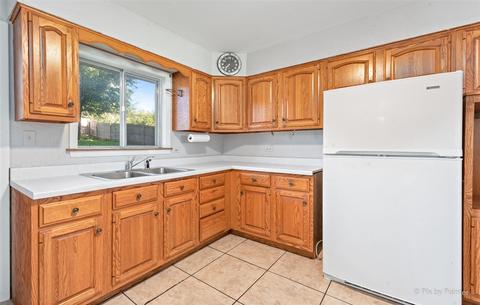 37 W166 Almora Ter, Elgin, IL 60124 photo 12
