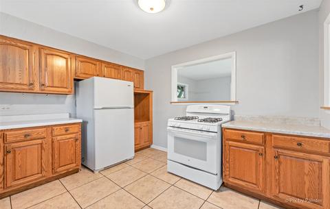 37 W166 Almora Ter, Elgin, IL 60124 photo 11