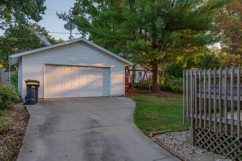 416 W Hovey Ave, Normal, IL 61761 photo 4