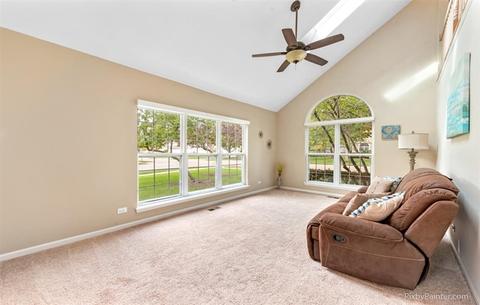1377 Diamond Dr, Hoffman Estates, IL 60192 photo 7