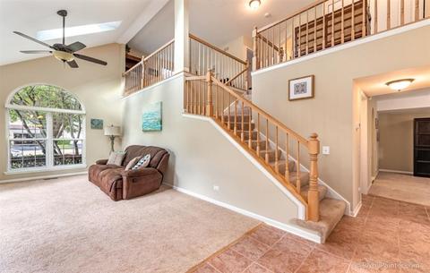 1377 Diamond Dr, Hoffman Estates, IL 60192 photo 5