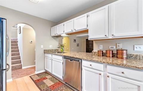 1377 Diamond Dr, Hoffman Estates, IL 60192 photo 14