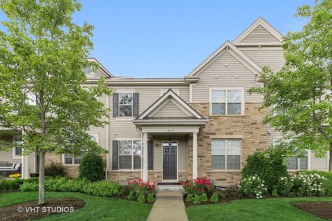 2105 Dauntless Dr, Glenview, IL 60026 photo 1