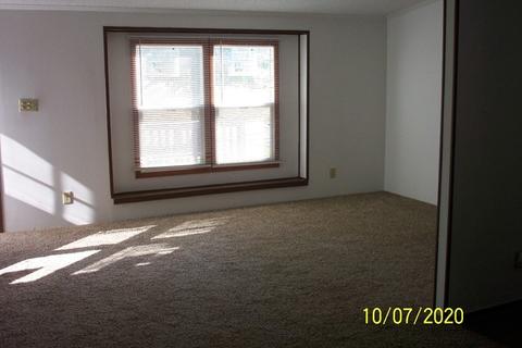 620 N Maple St, Gilman, IL 60938 photo 16