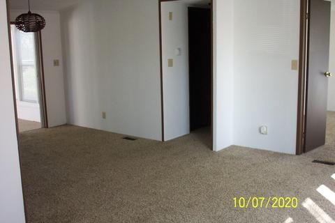 620 N Maple St, Gilman, IL 60938 photo 12