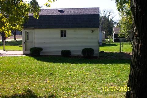620 N Maple St, Gilman, IL 60938 photo 6
