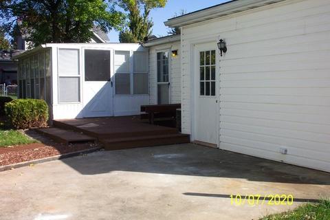 620 N Maple St, Gilman, IL 60938 photo 8
